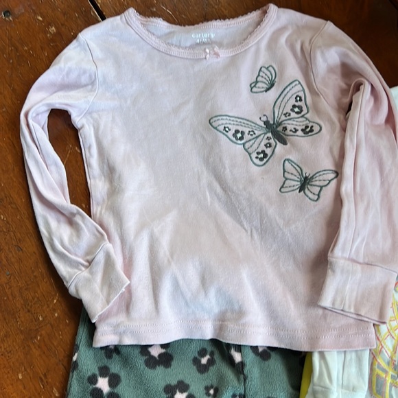 Carter’s fleece bottom and 💯 cotton top pajamas - Picture 2 of 4